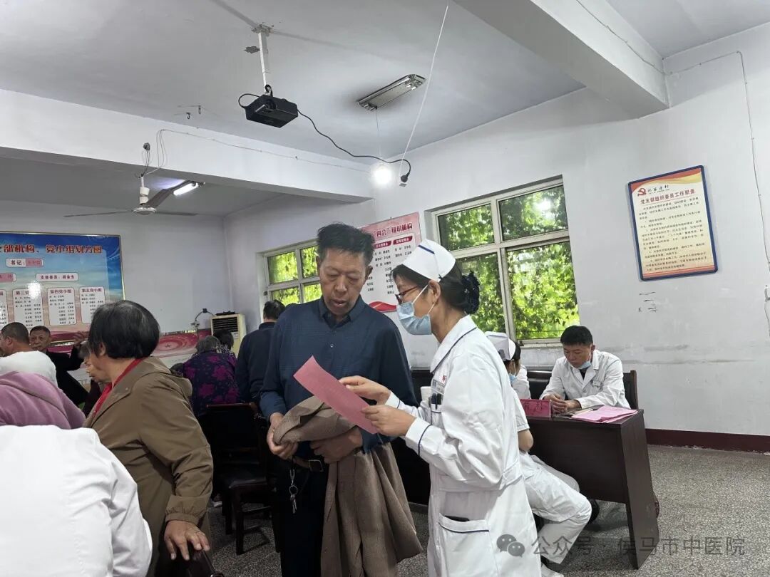 2024年侯马市中医院护士节庆祝活动-----主题“我们的护士 我们的未来 护士的经济效力”(图8)