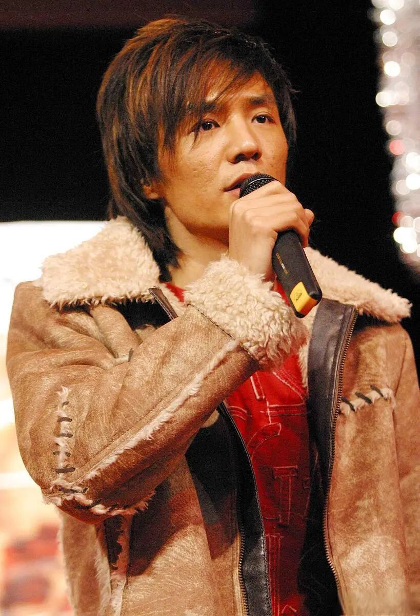 朴树演唱会状态不佳鞠躬道歉