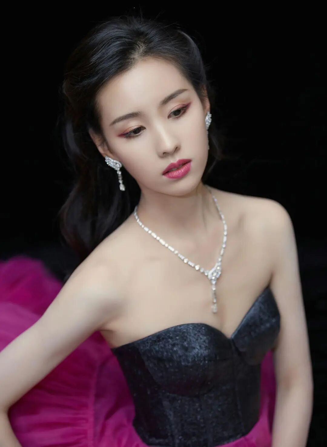 曝高学历小花是木头美人