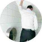这几个原因告诉你：为什么男人该学坐着尿尿?