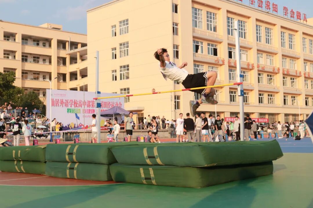 仙居外语学校高中部2022年招生简章_首页-华纳公司客服-18508883883