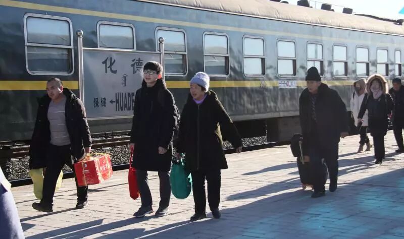 这趟烧煤的“便民巴士”火了