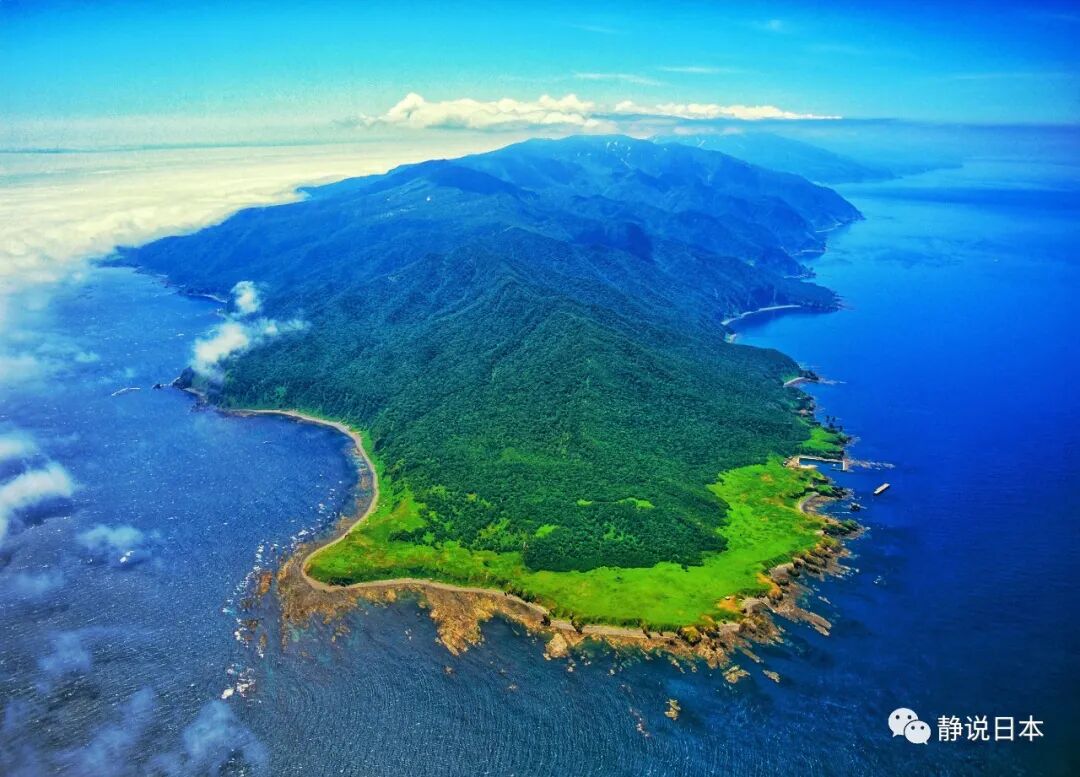 知床半岛知床半岛濒临鄂霍次克海,这里是全球纬度最低,且有海冰现象的