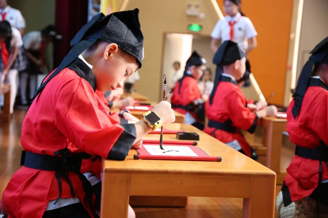 华南师大附中汕尾学校-开笔启智,礼润人生|入学开笔礼-本地惠生活