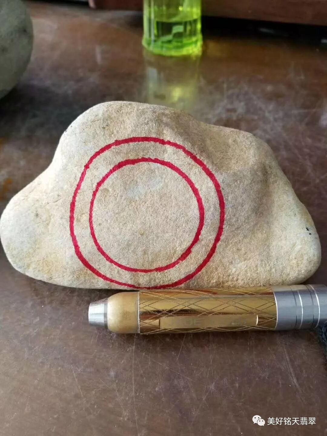 这些挑选翡翠毛料的知识，新手都要学起来！