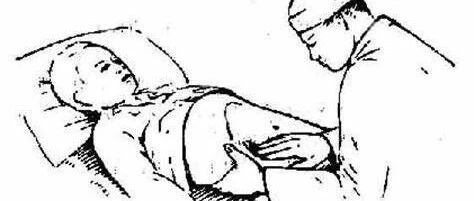 多摸了一下肚子，我救了老太太的命