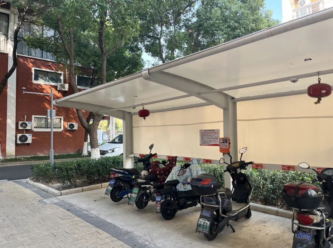 停车充电棚1.jpg
