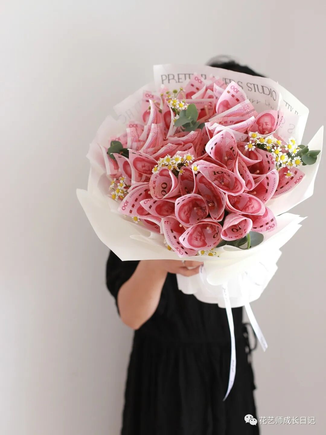 花艺奇思妙想vol 48 如果觉得鲜花短暂 那就来一束有钱花束吧 全网搜