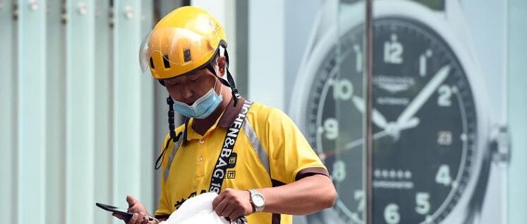 送外卖的硕士，没有陆步轩的学历红利了