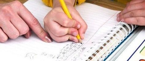 家长不批改作业还得写说明，不合适吧？