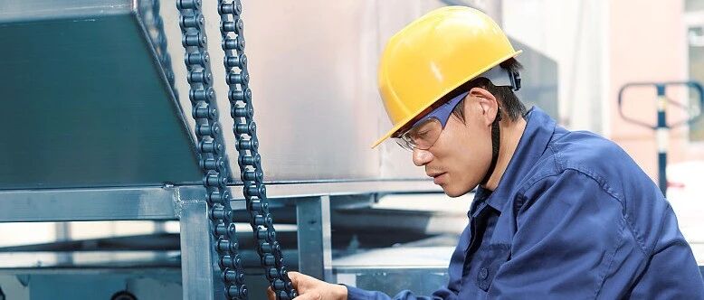 蓝领月薪高过大学生，凭的什么？