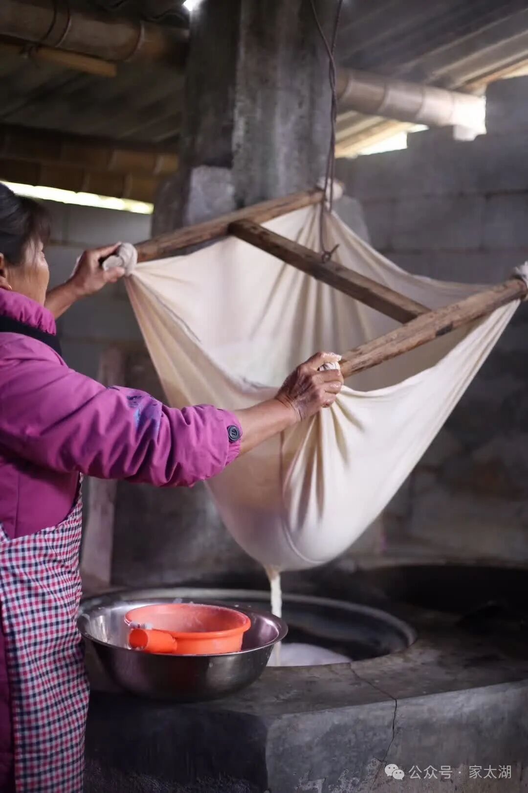 太湖老家的乡村美食——打豆腐
