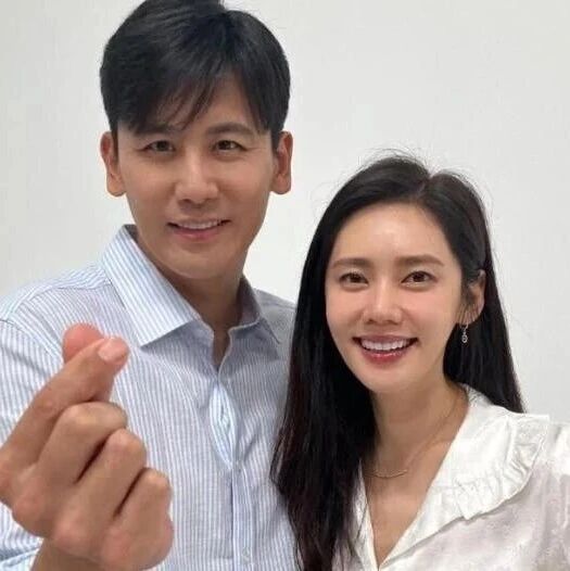 秋瓷炫晒韩国新家,网友:和咸素媛家一比,真是一个天上一个地下