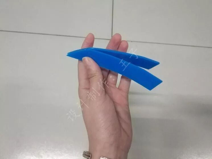 自己设计制作一把游戏道具刀