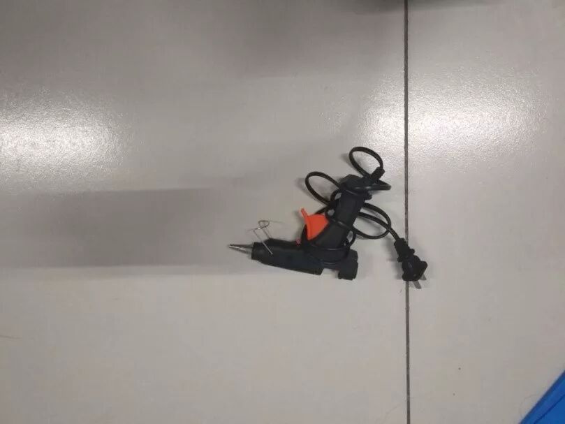 自己设计制作一把游戏道具刀