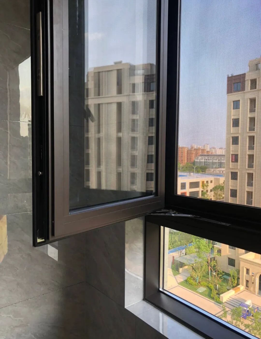 8mm地板能用嗎_歐朗地板水晶簾香椿木hg822_8mm木地板