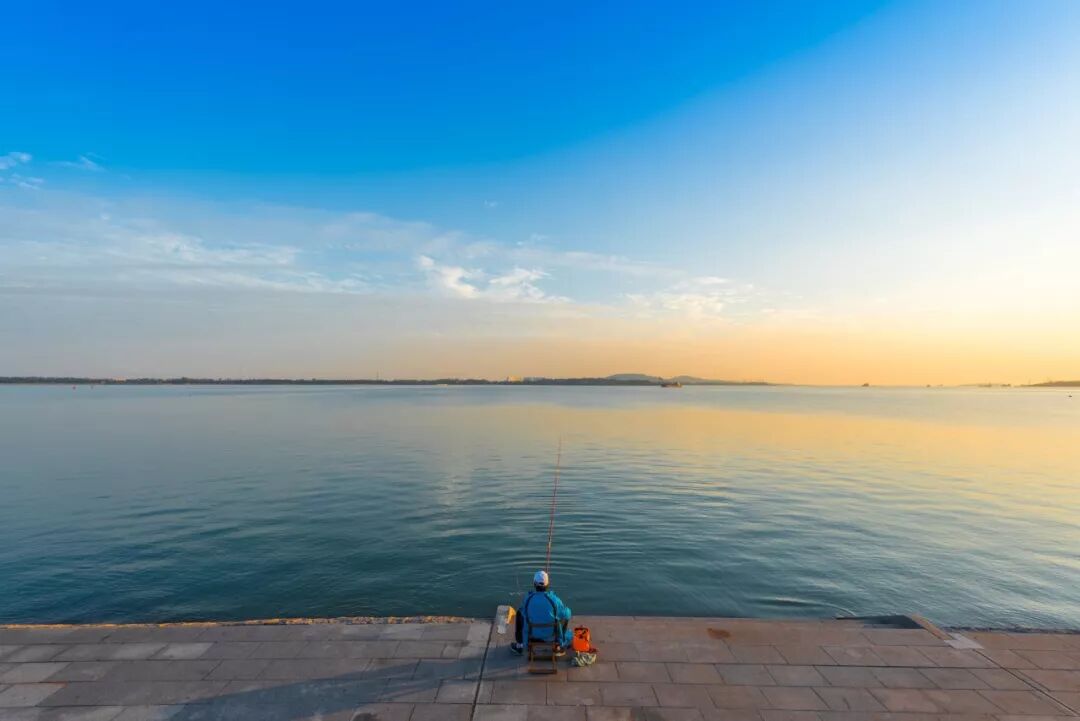 【早听】老去的路上，与阳光相拥，与美好同行