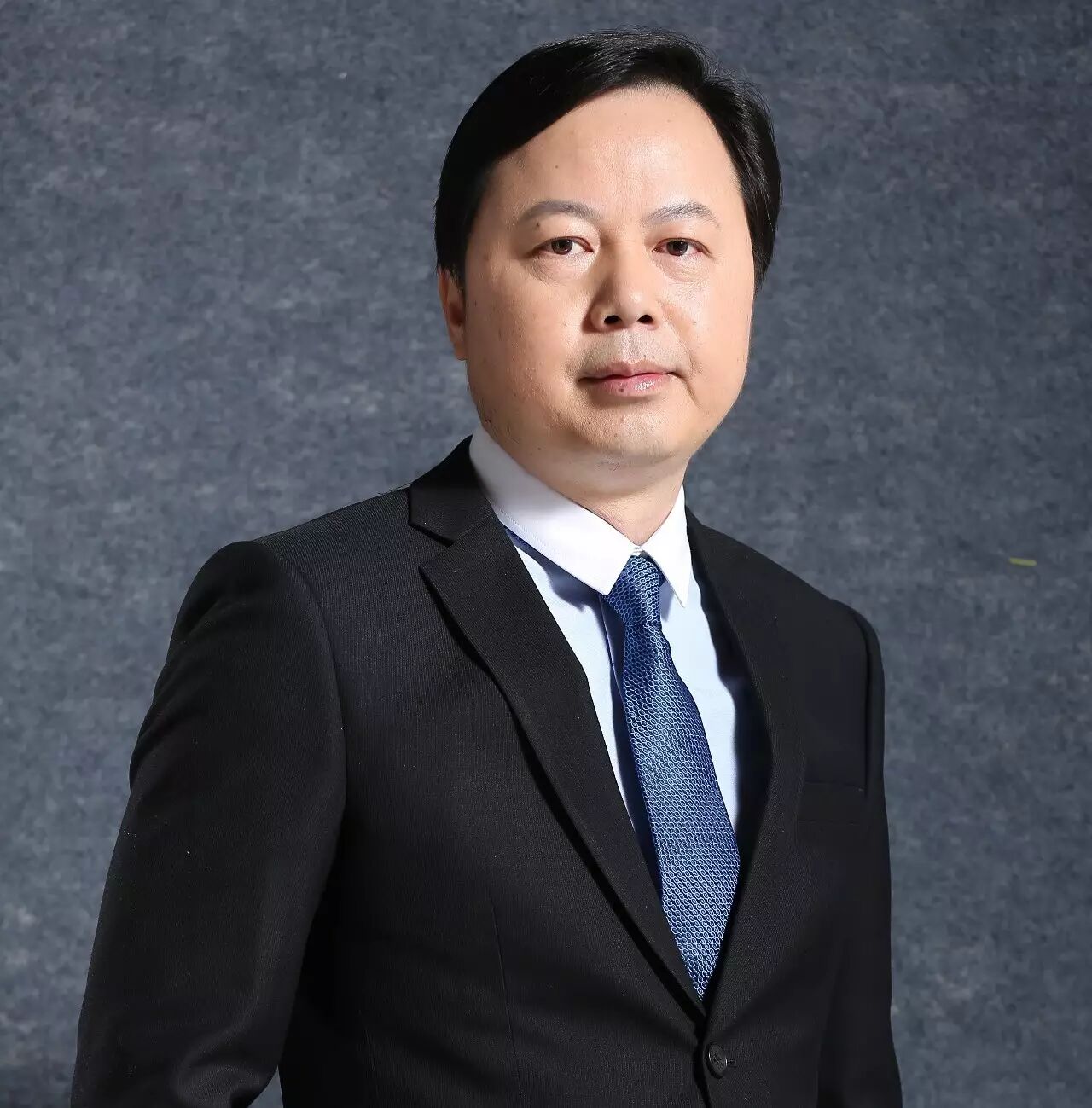 李震高级副总裁荣登"厦门十大新经济领军人物"榜单