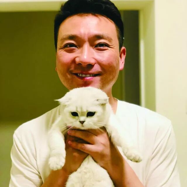 怼哭撒贝宁的央视一哥，婚后丁克22年一直租房，却过着让无数人羡慕的生活...（组图） - 37