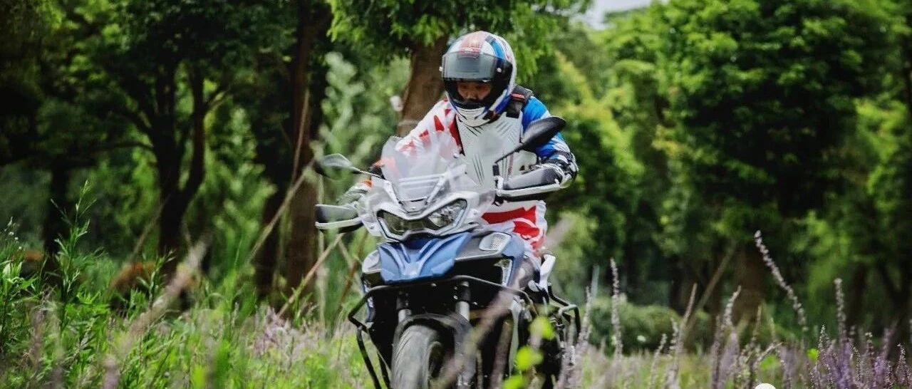 号外！QJMOTOR 750ADV 提前曝光！预计宝马F750GS一半不到的价格！