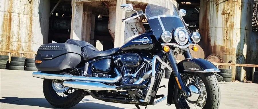 试驾美式巡航魅力所在——哈雷经典继承者