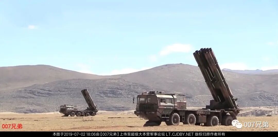 好消息我军炮兵03式300毫米远程火箭炮升级啦打的更准更狠