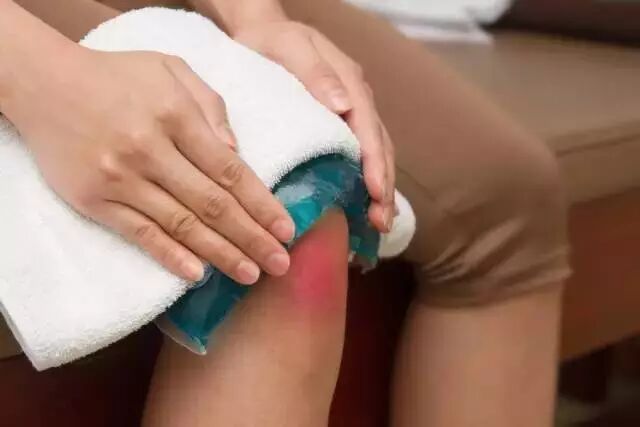 天冷膝盖痛？4个动作缓解