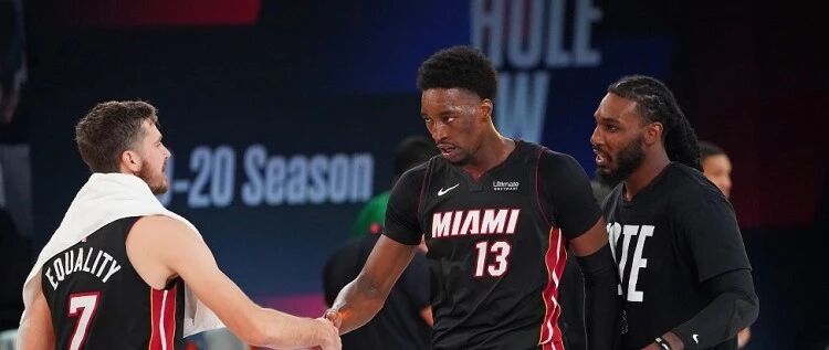 场均15.9分，无自主进攻能力！阿德巴约凭啥拿队史最大合同？