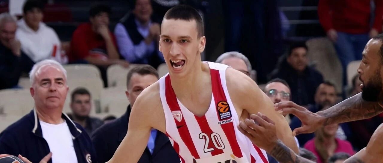 2米13还能打分卫！雷管的选秀眼光，真是不得了...