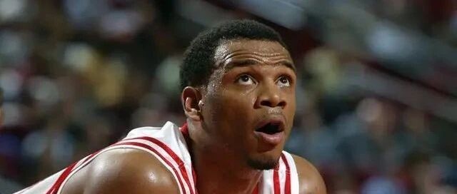 身高1米98打中锋！让巅峰魔兽吃瘪！他到底有多强？