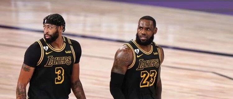 詹姆斯失绝杀！湖人被勇士大逆转...