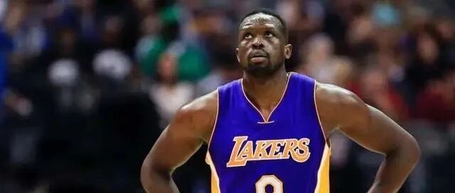 4年7200万！这份合同，真把湖人坑惨了...