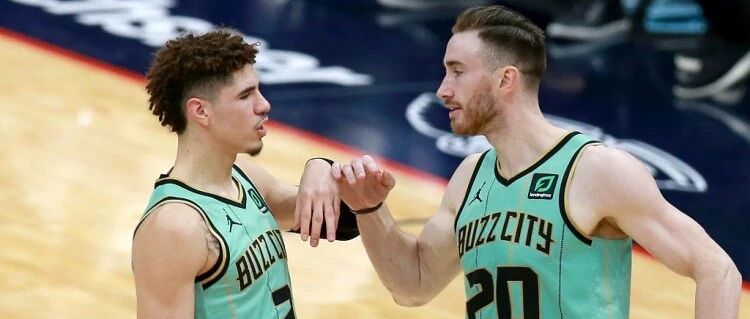 三球领跑新秀榜，库里对他赞不绝口！恭喜乔丹，终于选对人了