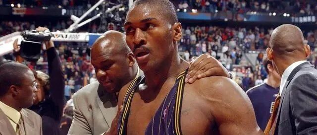 还记得奥本山宫殿事件么？那座球馆被爆破了！