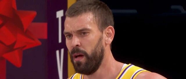 首秀0分5犯！被快船疯狂针对！他让湖人球迷失望了...