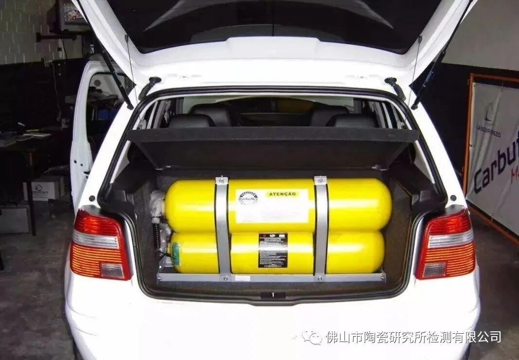 荷兰"手动耿"制造了油改气摩托车_火爆资讯网