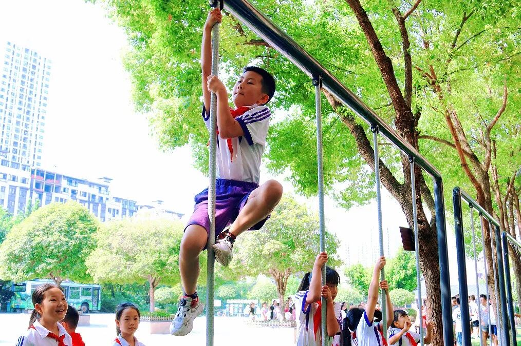 重庆永川:打造课间体育锻炼新样态 兴龙湖小学率先推出课间15分钟