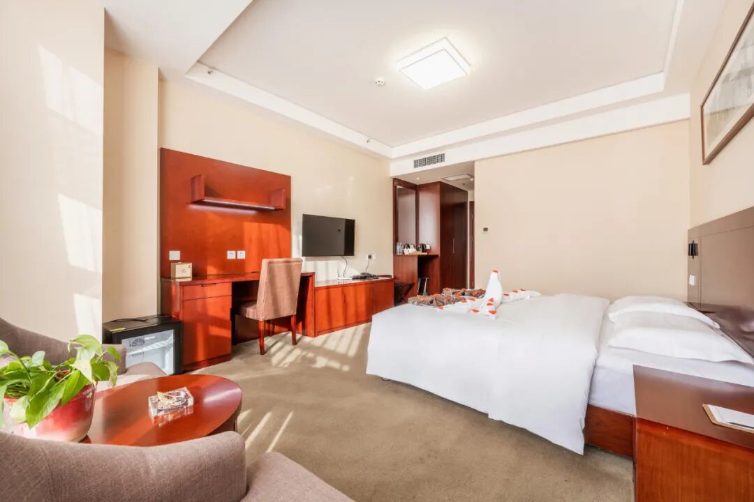 那一日阳光从窗户打进来日子好生温柔认真学习的你正在发光~荣华大厦