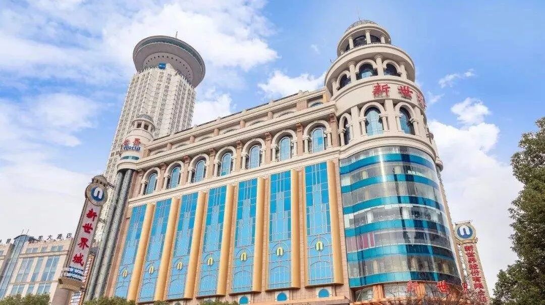 上海新世界城yeehoo英氏门店位于新世界8楼.