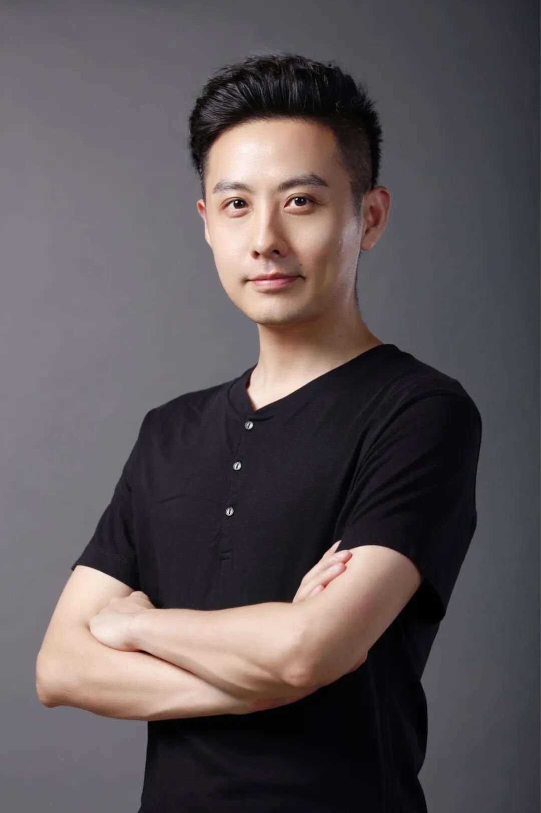 施夏明,江苏省演艺集团昆剧院院长,国家一级演员.