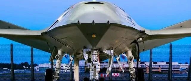 空天母舰居然真的在研发！用大飞机携带小飞机，美军造天上的航母