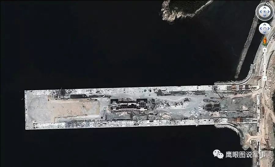 的卫星图像显示,中国正在辽宁舰使用的码头附近建造第二个航母码头