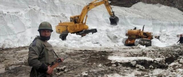 边境对峙关键时刻，一个坏消息直接击溃莫迪，900名印军自杀了