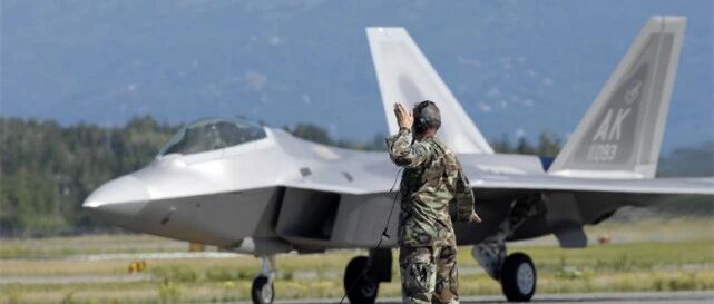 美国在全世界发动战争，头号产业却突然发出警告，噩梦才刚刚开始