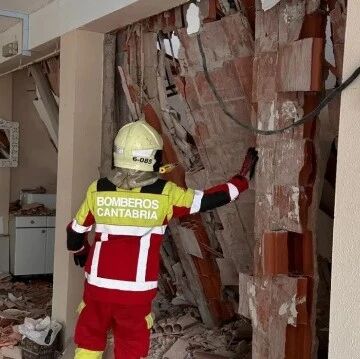 【欧浪】西班牙住宅楼施工引发坍塌 18人紧急疏散