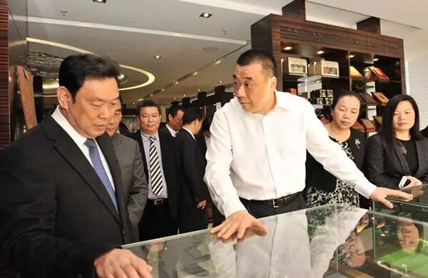 不急再借一笔新的还上,那总有一天你没法再借到新债,那又怎么办?