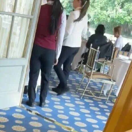 王心凌吴克群被偶遇;此前王心凌回应与吴克群绯闻:彼此不需要多言,他一直都是我很好的朋友