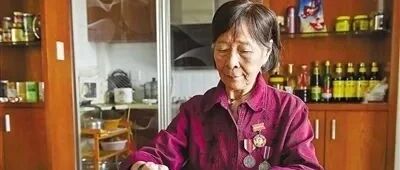 15岁以第一名考入部队,2年后奔赴战场!杭州老奶奶一直记得那个日子:11个人,全没了...