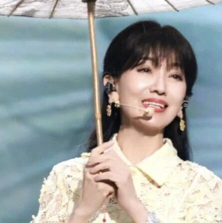 赵雅芝发千字长文分享《新白娘子传奇》演唱会收官感想,首次谈及不扮白素贞造型原因:现在的年龄已无法扮回当年模样