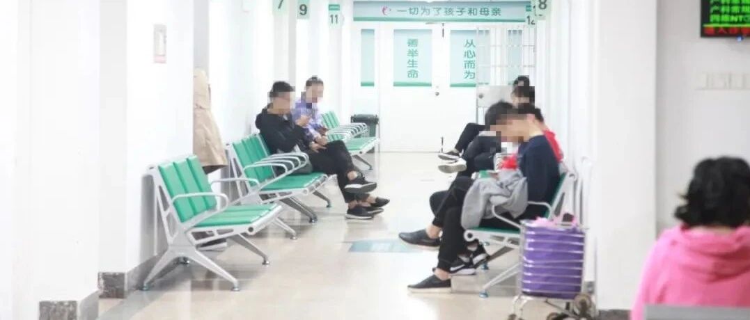 杭州女子顺产，医生却在检查时突然表情严肃，还皱起眉头！丈夫听完就哭了……